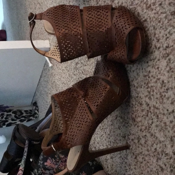 Tan caged laser cut heels - Picture 2 of 7